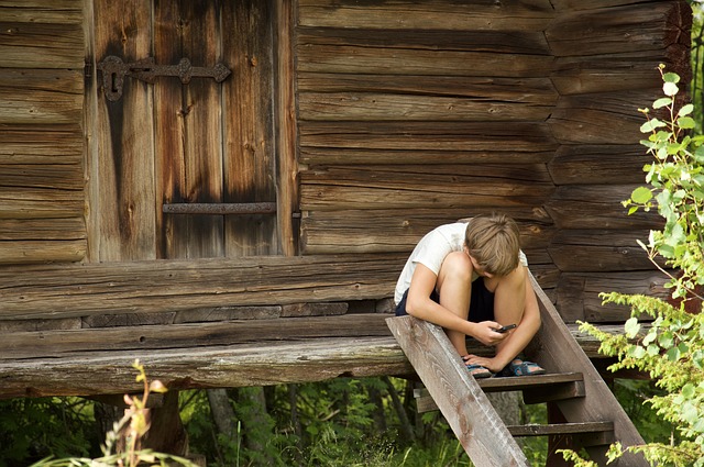 Kdy je důležité, aby děti odložily chytrý telefon